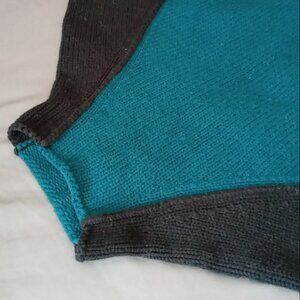 Cozy & Warm Coldwater Creek Teal & Black Mockneck Versatile Style Sweater